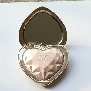 Too Faced Highlighter